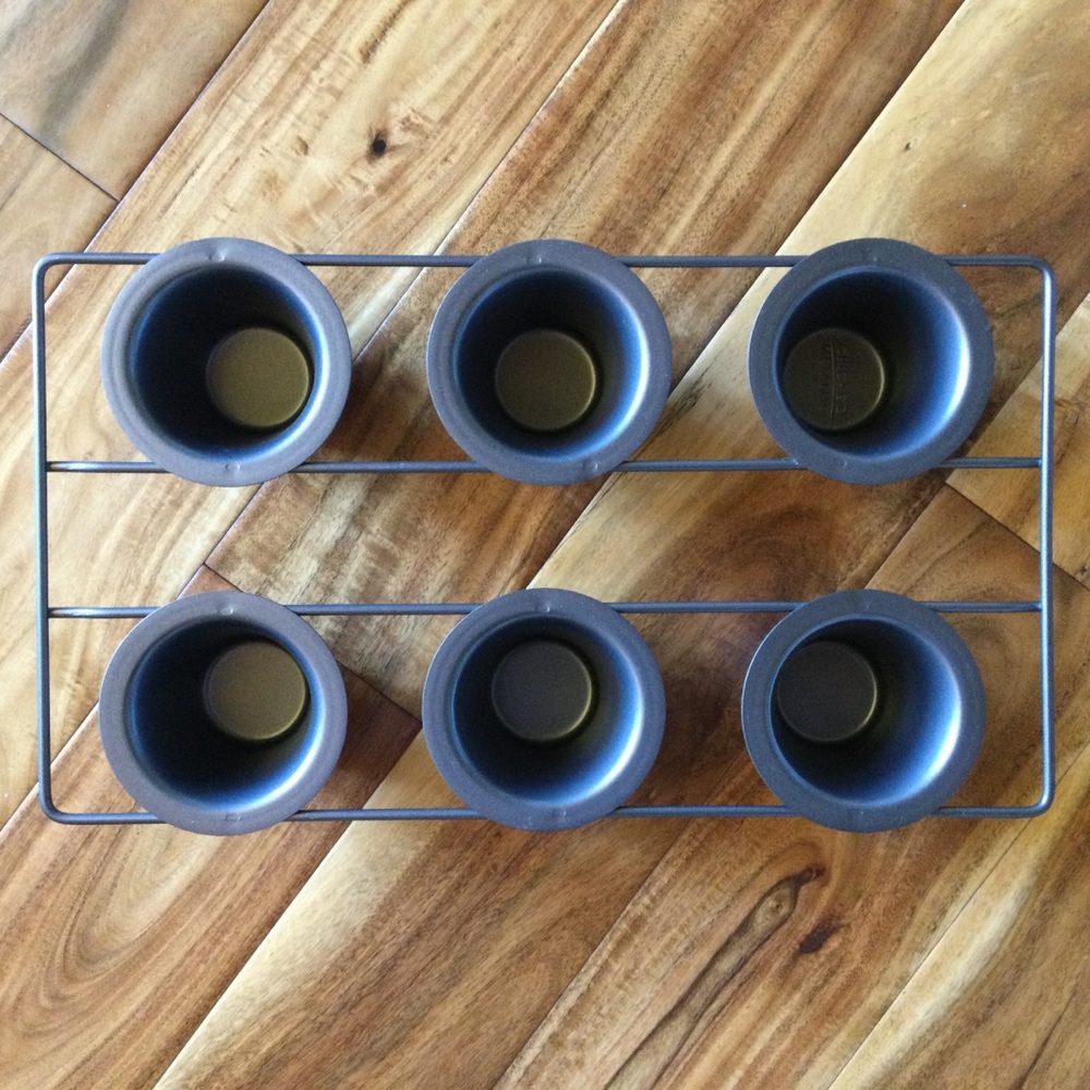 New Chicago Metallic Popover Pan